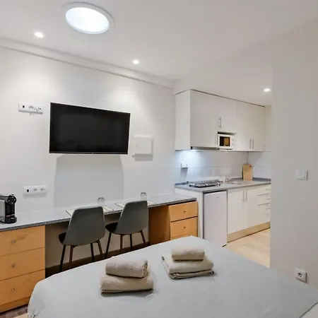 Lovely Fully Equipped Near Subway N8 דירה ליסבון