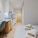 Daire Lovely Fully Equipped Near Subway N8 Lisboa
