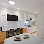 Lovely Fully Equipped Near Subway N8 Daire Lisboa