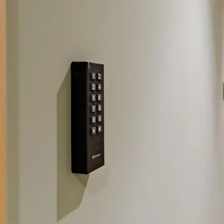 Lovely Fully Equipped Near Subway N8