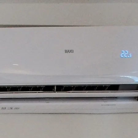 Lovely Fully Equipped Near Subway N8 דירה