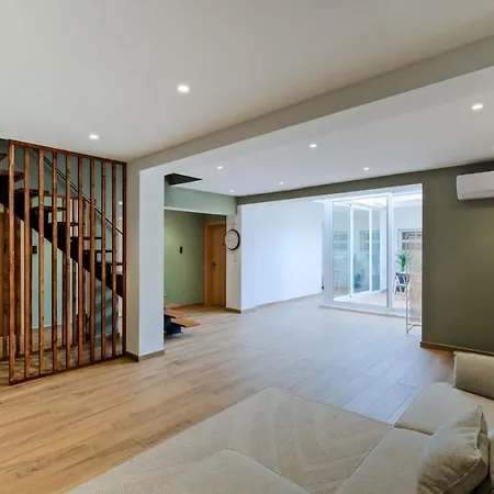 Διαμέρισμα Lovely Fully Equipped Near Subway N8 *