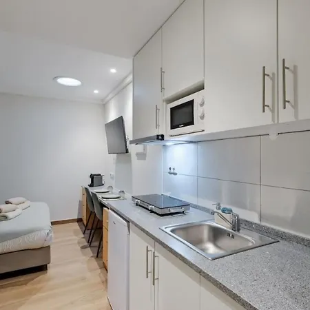 Lovely Fully Equipped Near Subway N8 Appartement