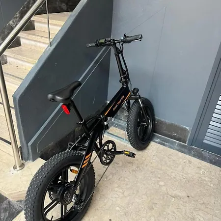 Lovely Fully Equipped Near Subway N8 Апартаменты